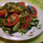 Овощной салат со свекольной ботвой
