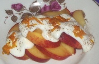 Персик под йогуртом