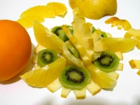 Салат фруктовый с апельсином и яблоком