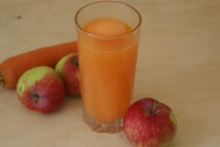 Морковно яблочный напиток