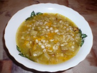 Перловый суп с баклажанами