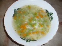 Рисовый суп с зеленым горошком