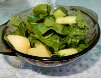 Картофельный салат с рукколой и огурцами