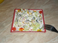 Салат с морской капустой и крабовым мясом