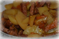 Картошечка с колбаской копченой и овощами