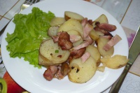 Картошка с беконом и луком