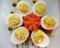 Яйца фаршированные жареным луком