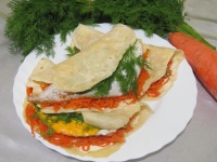 Буррито с яйцами и корейской морковкой